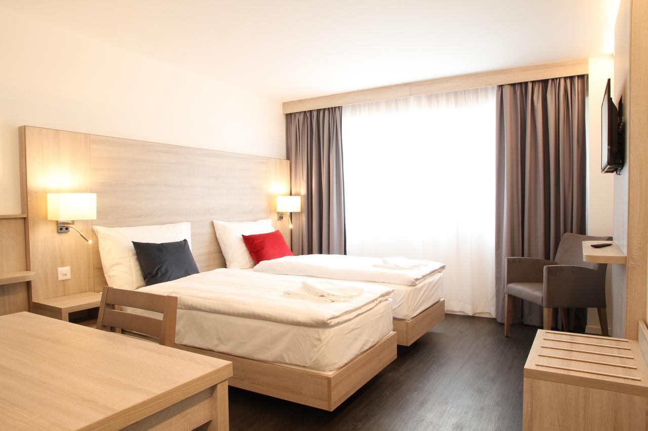 Wego Hotel Vuadens Екстериор снимка